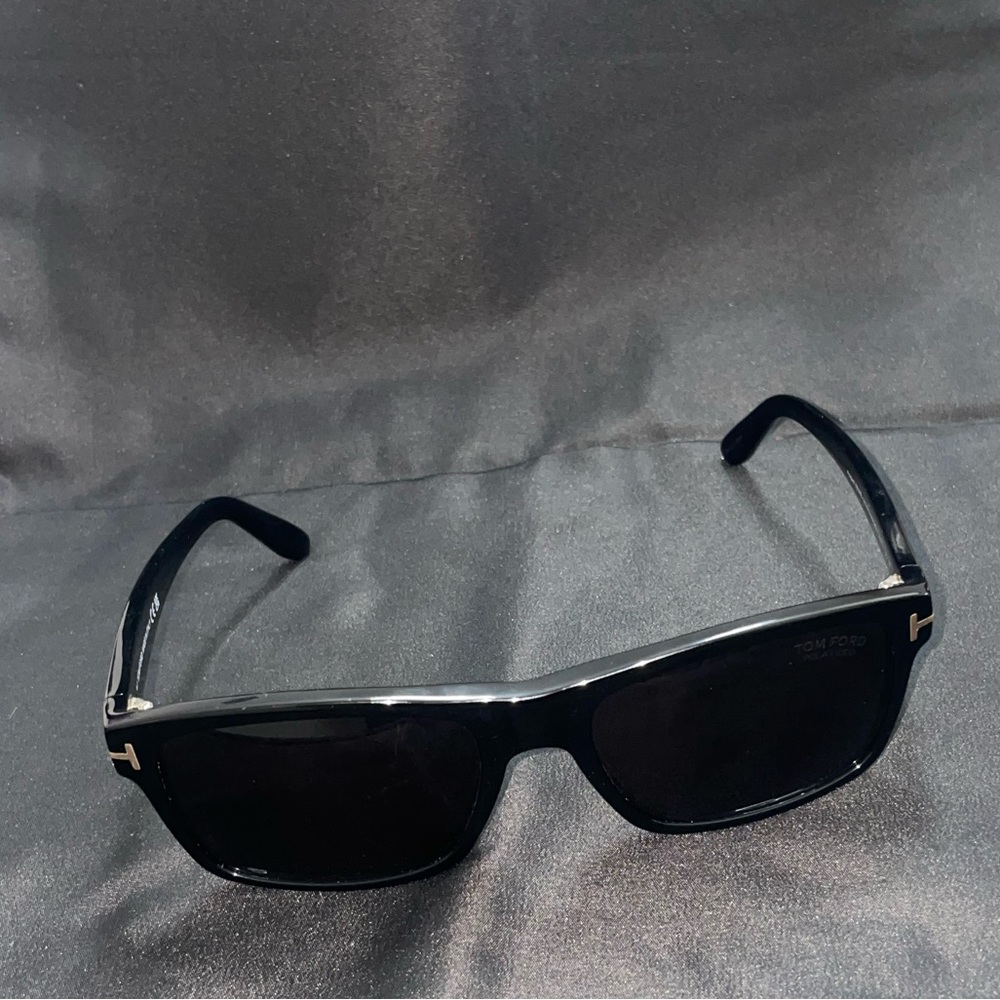 Tom Ford Polarized Sunglasses, TR001026 - Picture 4 of 16